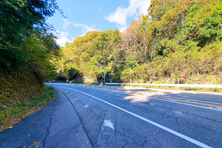 桐谷坂峠の車道