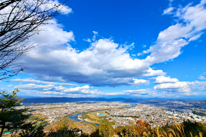 鳩吹山の山頂の景色