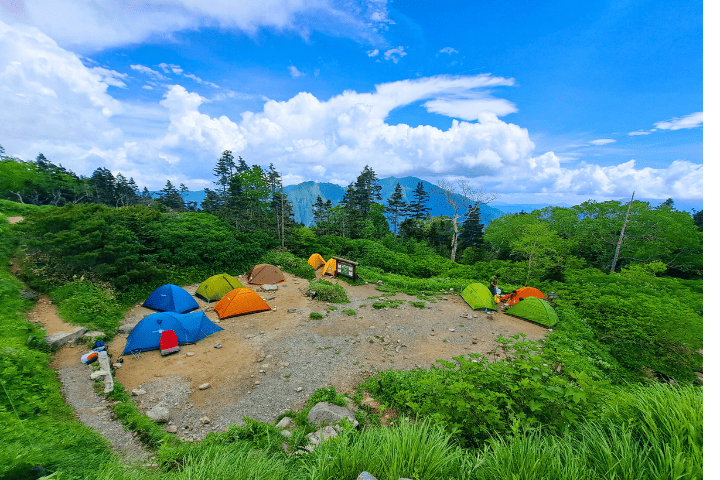 西穂山荘のテント場