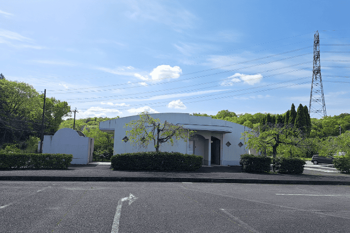 東谷山フルーツパーク第1駐車場内のトイレ